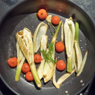 Fenchel karamellisiert - mit Cherrytomaten