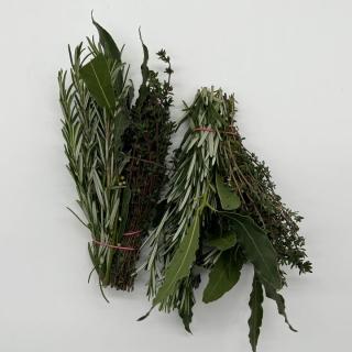 Kräutermix: Thymian, Lorbeer und Rosmarin