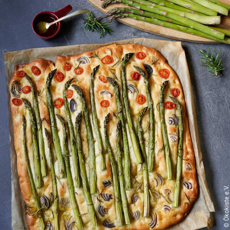 Spargel Focaccia
